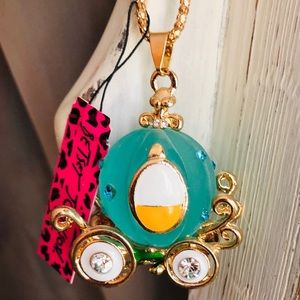 Betsey Johnson Jewelry Carriage Pendant